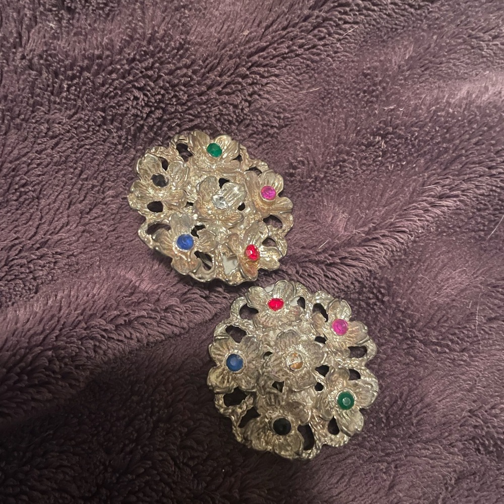 Elegant Gold-Tone Floral clip on Earring with Multicolor Accents